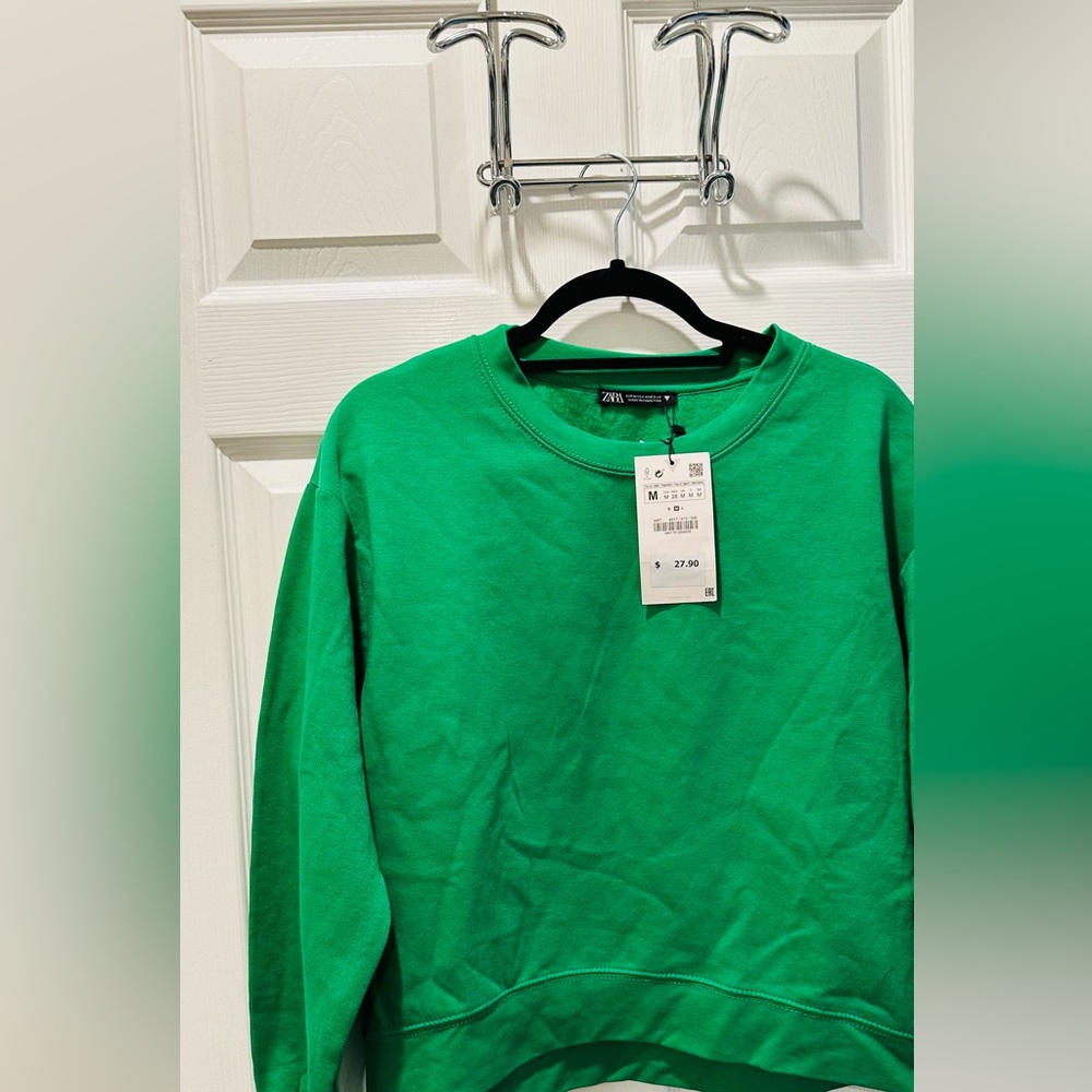 Zara Women’s Green Sweatshirt